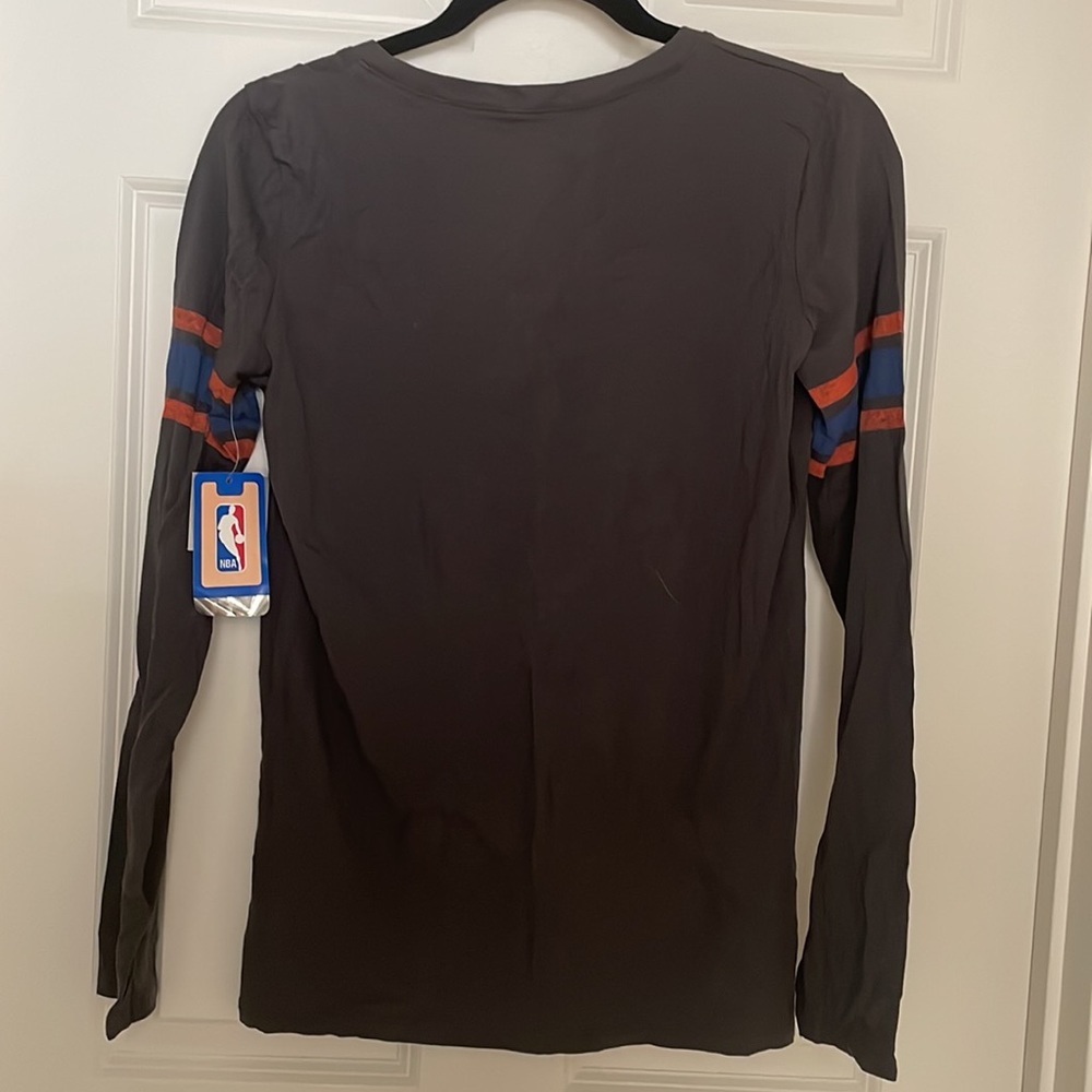 🏀New York Knicks Long Sleeve - Picture 2 of 7